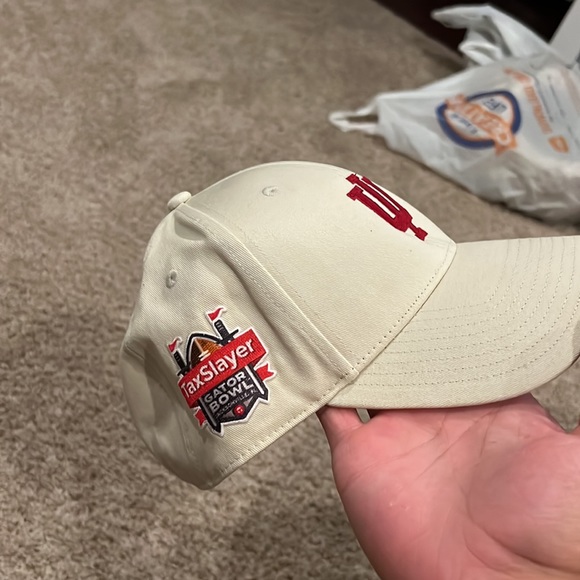 IU Gator Bowl Hat Indiana University - Picture 2 of 4